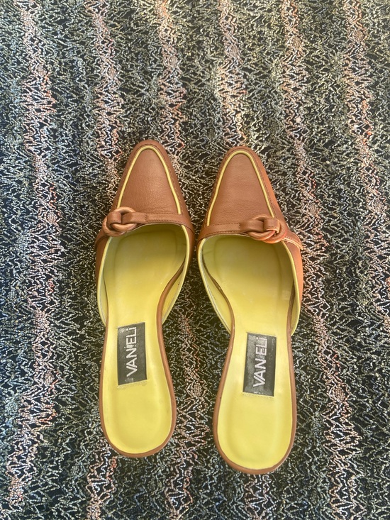 Vaneli Shoes - Vaneli Brown Leather Knot Pointed Mule